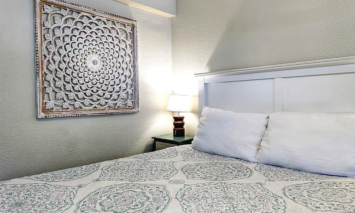 Photo of Bedroom in Manitou Springs Historic District