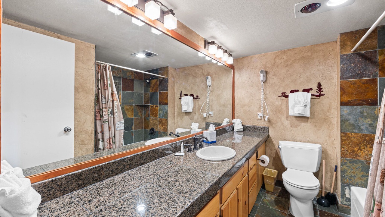 Photo of Bathroom in Lakeside Village