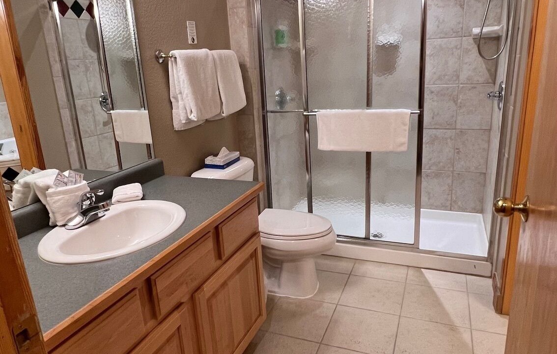Photo of Bathroom in Peak 9