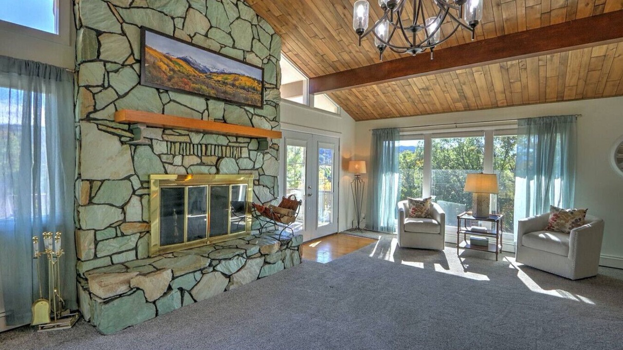 Photo of Livingroom in Glenwood Springs