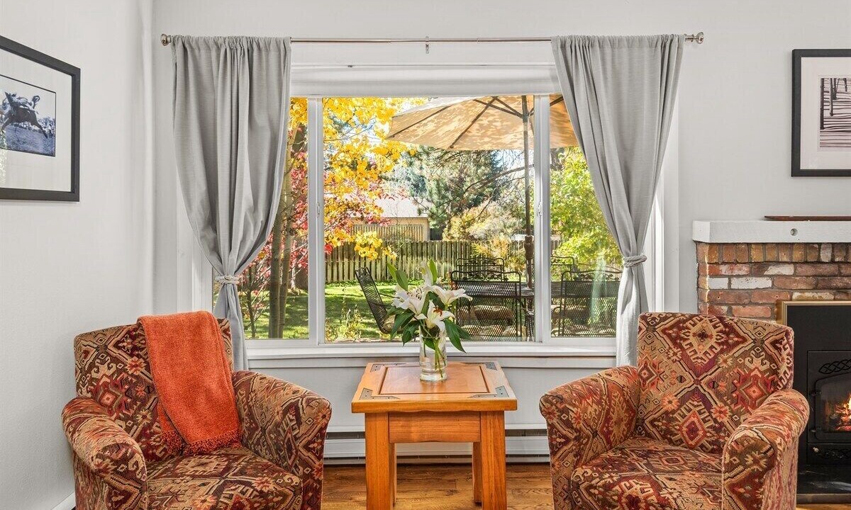 Photo of Livingroom in Carbondale