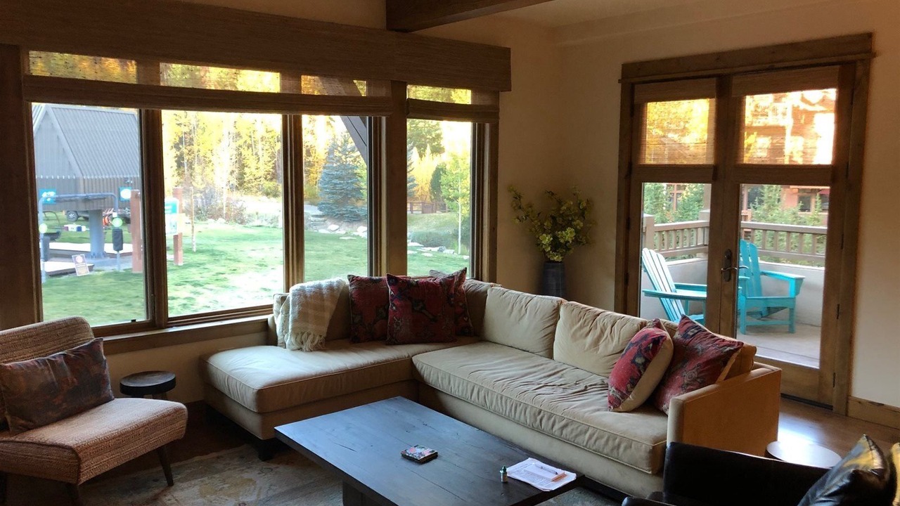 Photo of Livingroom in Edwards