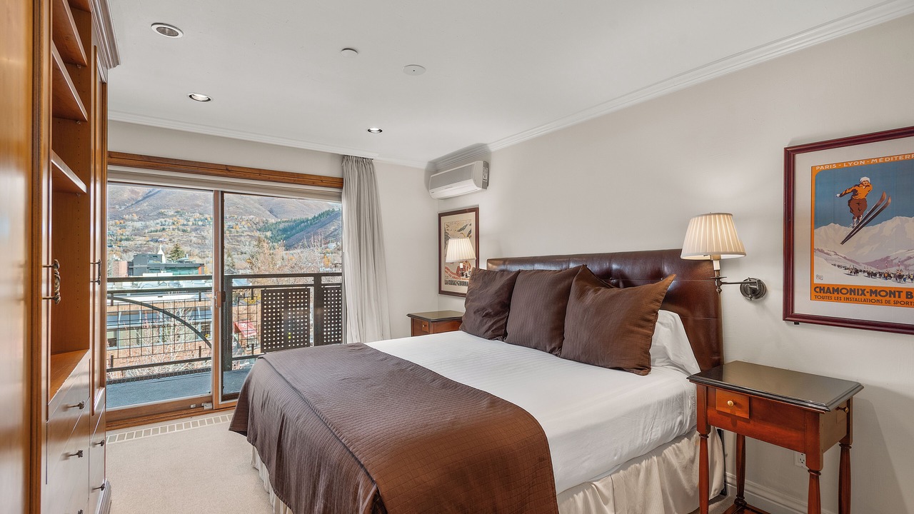 Photo of Bedroom in Downtown