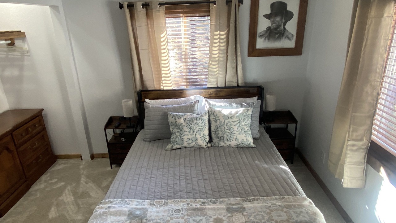 Photo of Bedroom in Mammoth Creek