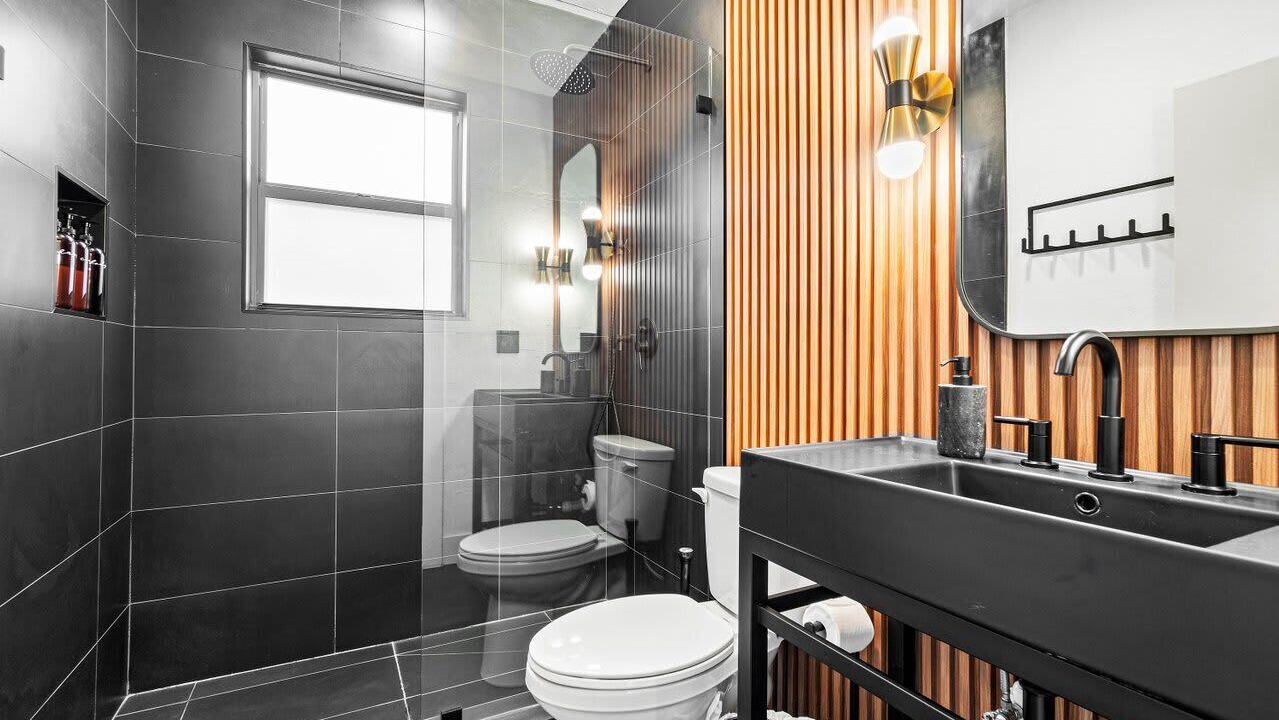Photo of Bathroom in Flamingo Parks