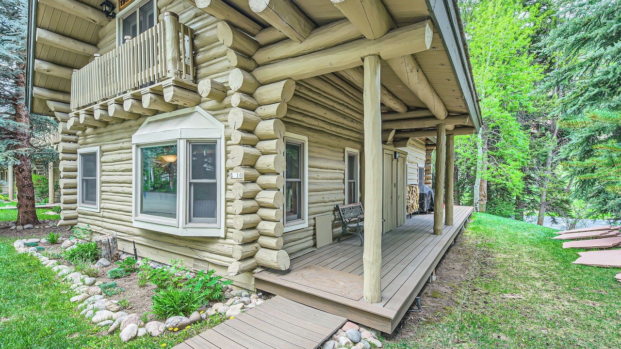 Photo of Outdoor in Timbercreek Lodges