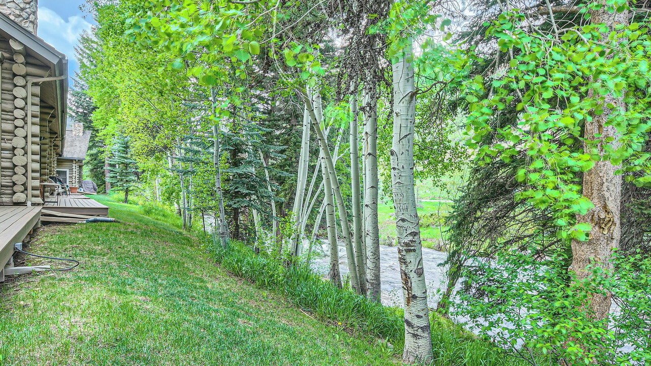 Photo of Patio Balcony in Timbercreek Lodges