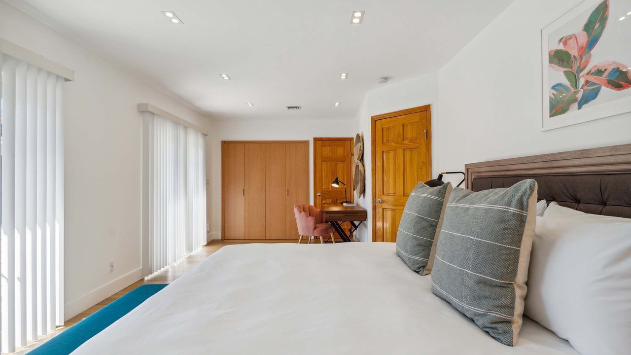 Photo of Bedroom in Imperial Point