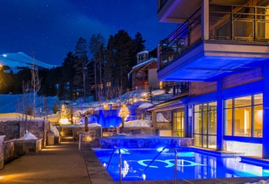 Photo of Outdoor in Peak 8
