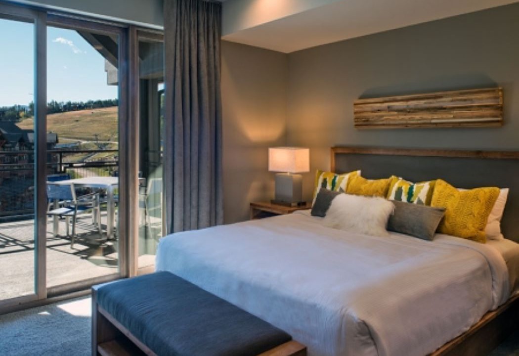 Photo of Bedroom in Peak 8