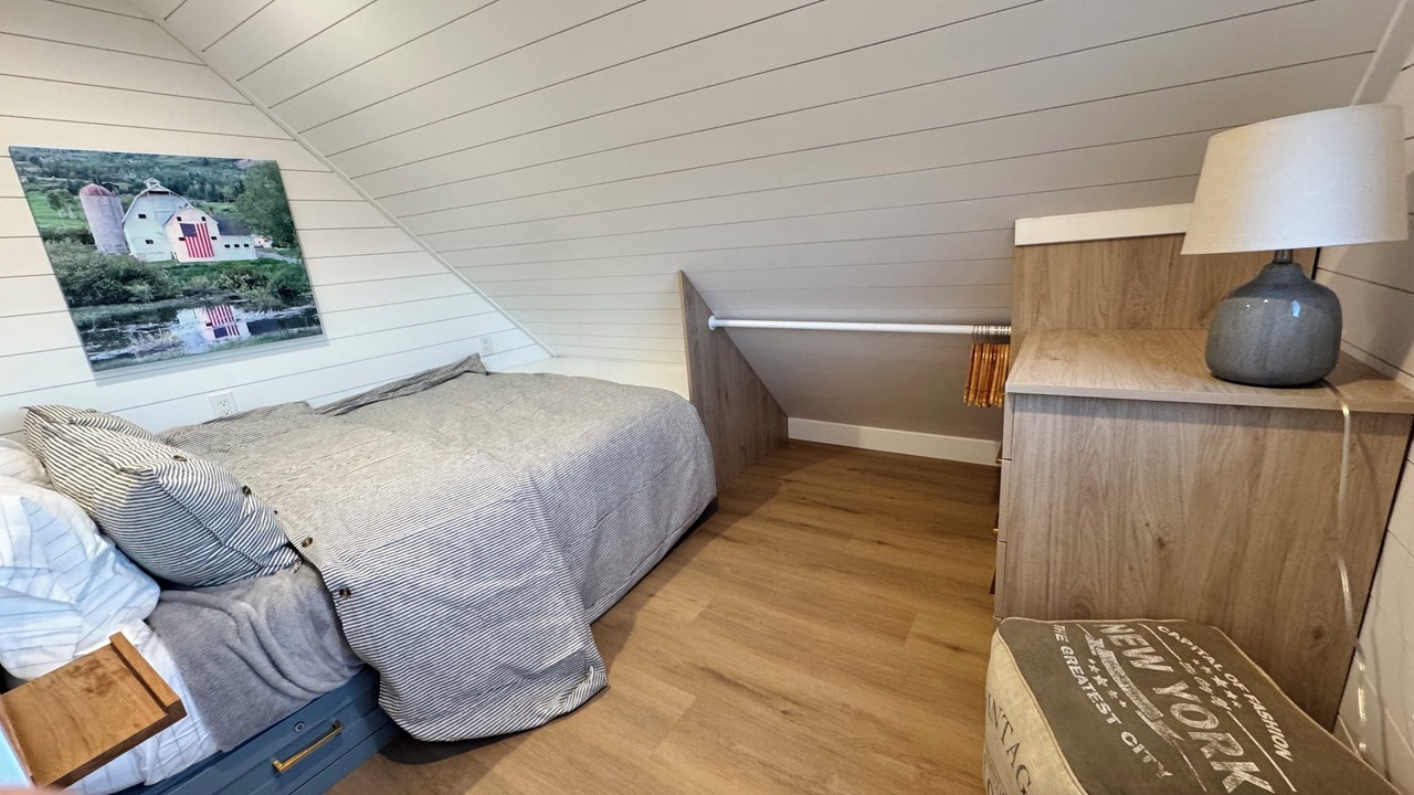 Photo of Bedroom in Midway