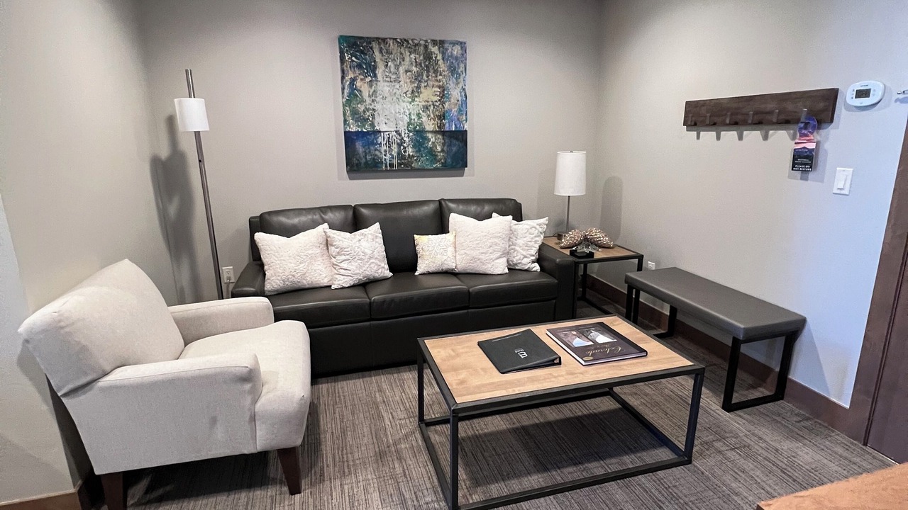 Photo of Livingroom in Peak 8