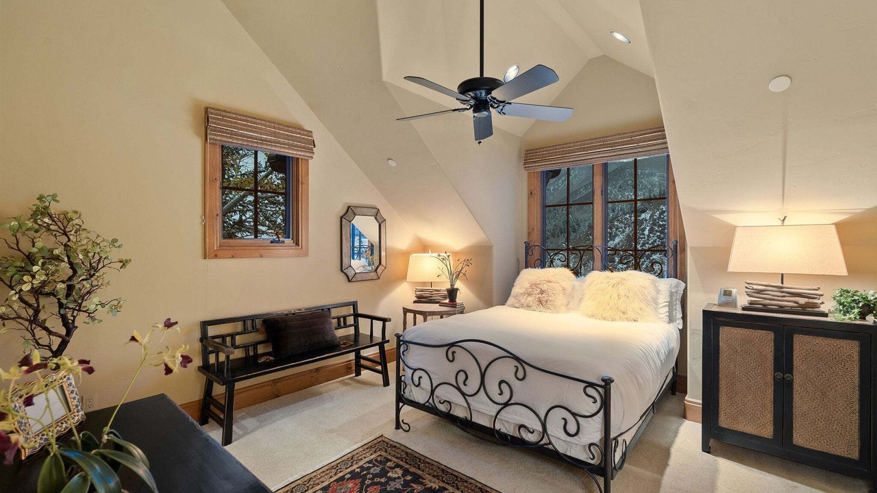 Photo of Bedroom in Edwards