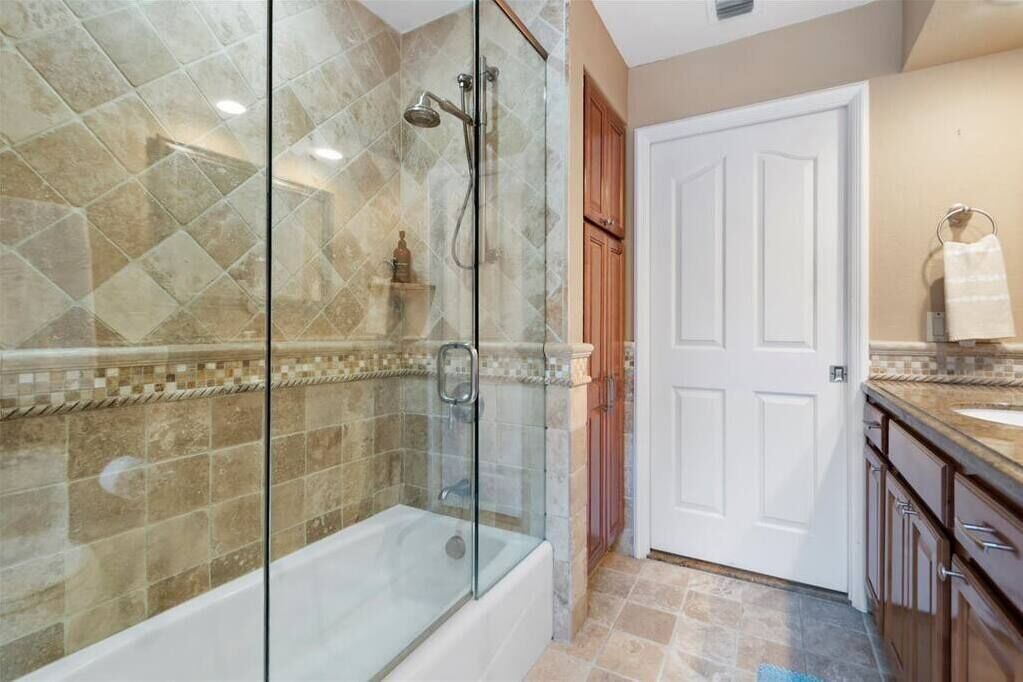 Photo of Bathroom in Greenview Shores