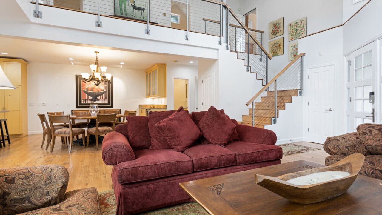 Photo of Livingroom in Highland Meadows