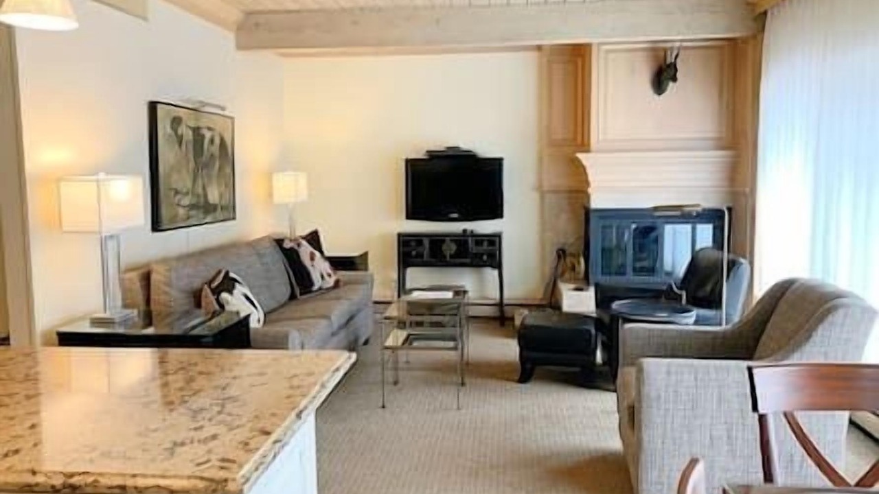 Photo of Livingroom in Downtown