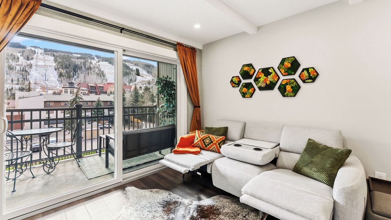 Photo of Livingroom in Vail