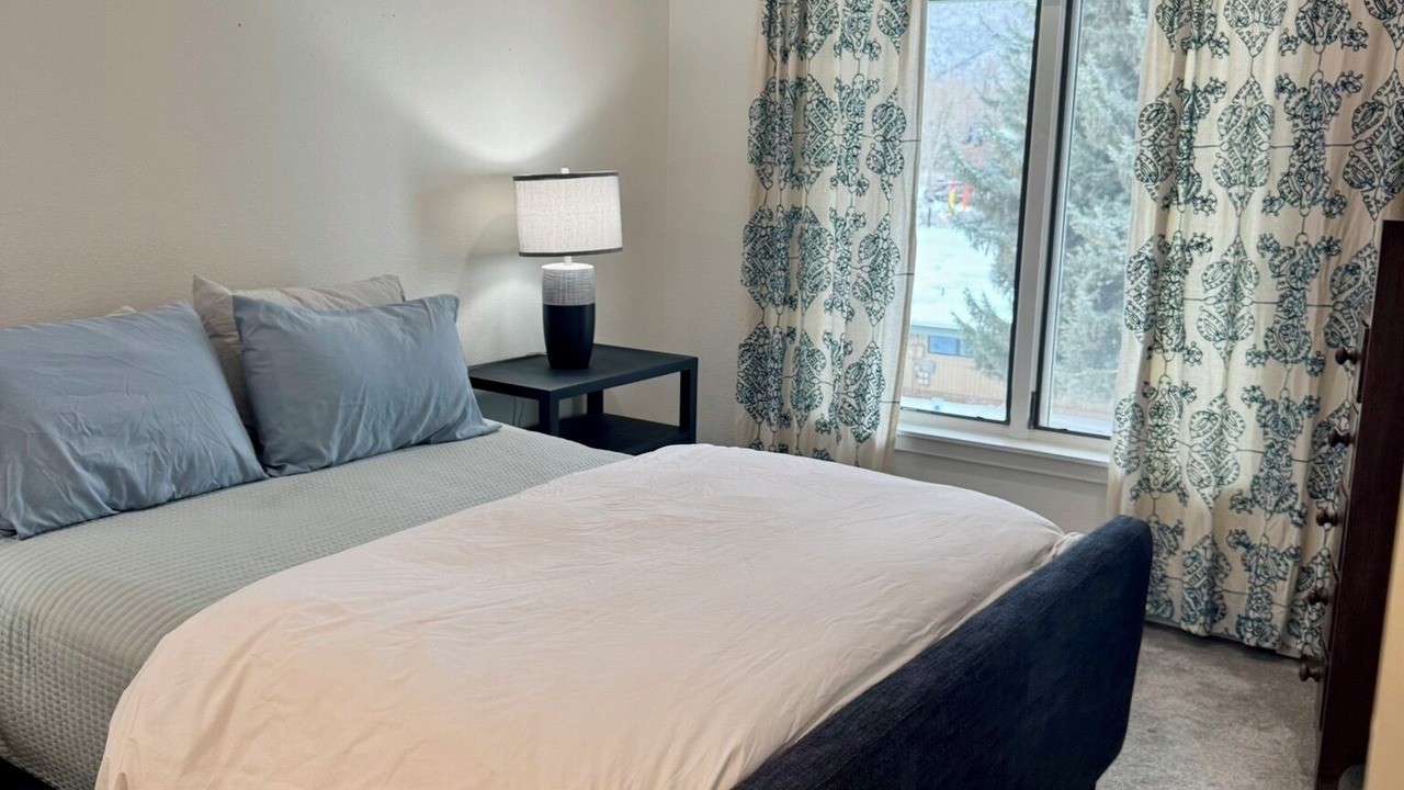 Photo of Bedroom in Basalt