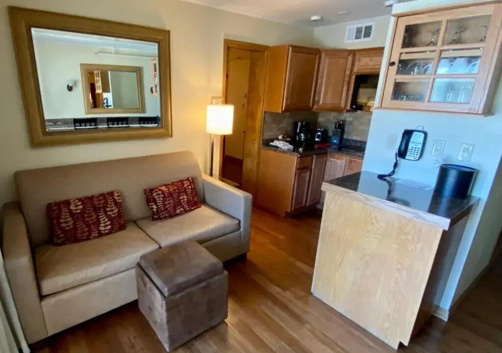 Photo of Livingroom in Avon