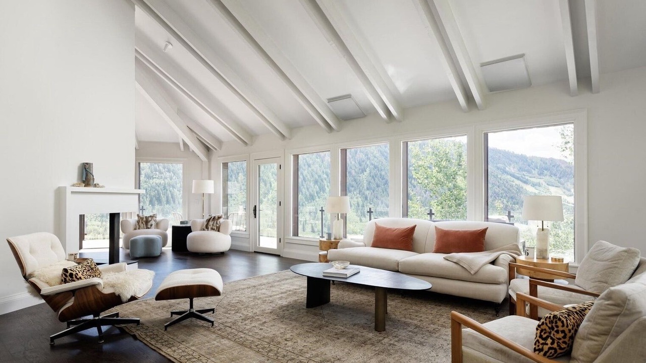 Photo of Livingroom in Mountain Valley