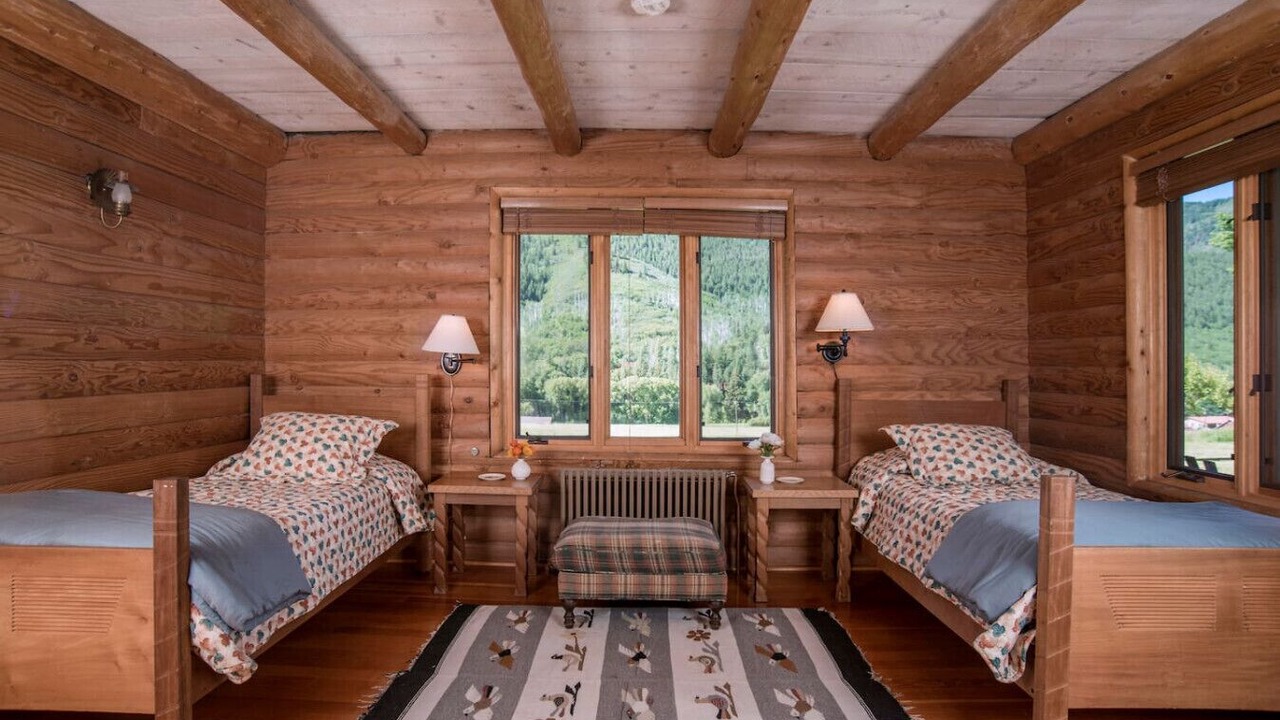 Photo of Bedroom in Basalt