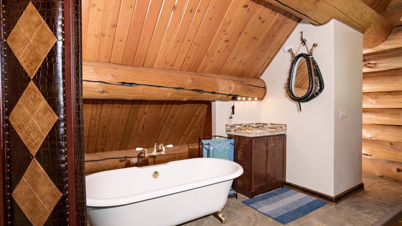 Photo of Bathroom in Basalt