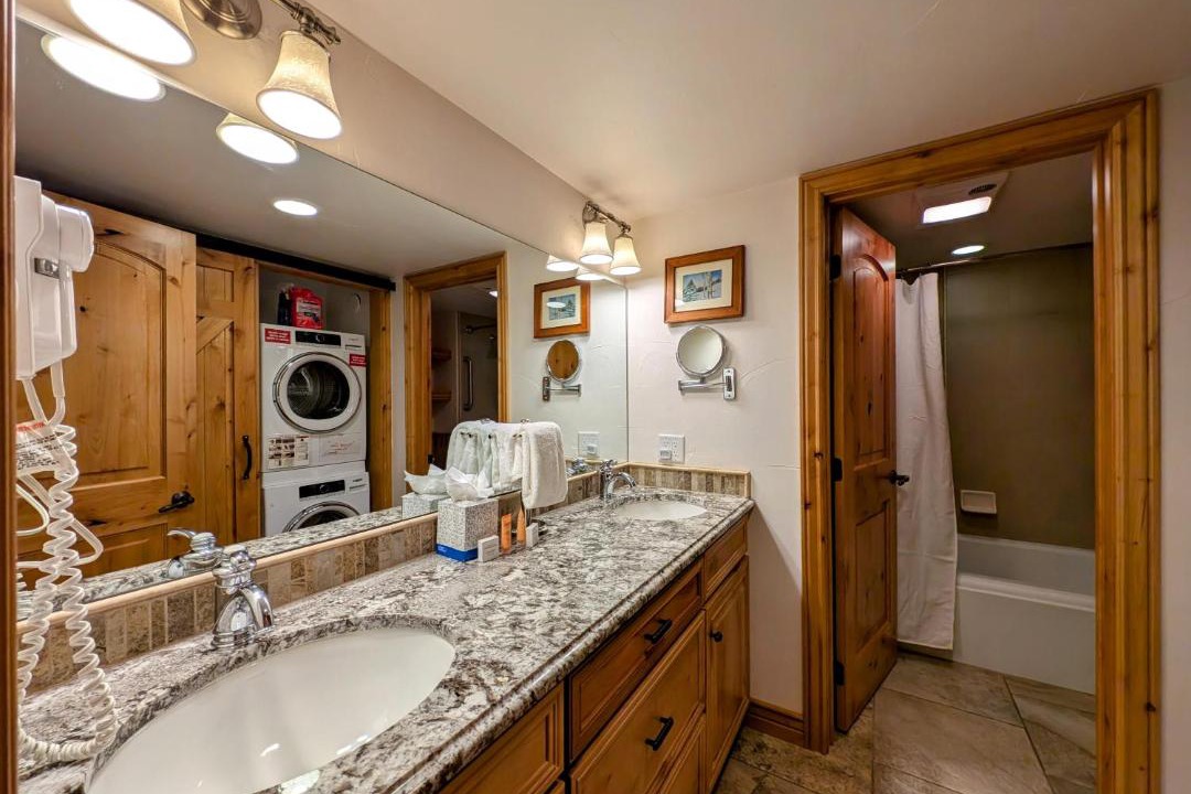 Photo of Bathroom in Mountain House