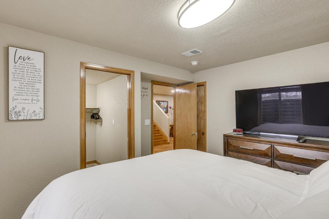 Photo of Bedroom in Aurora