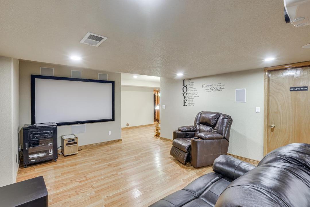 Photo of Livingroom in Aurora