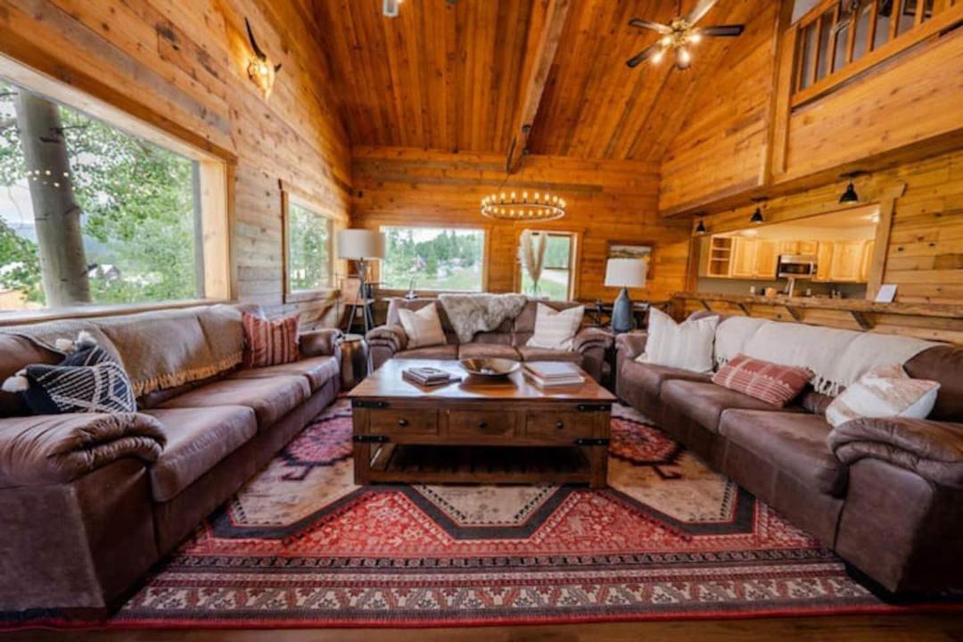 Photo of Livingroom in Clark