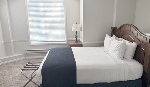 Suite, 2 Bedrooms, Kitchen