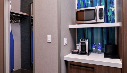 Junior Suite, 1 King Bed, Accessible