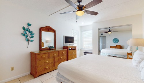 Condo, 2 Bedrooms