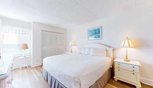 Condo, 2 Bedrooms
