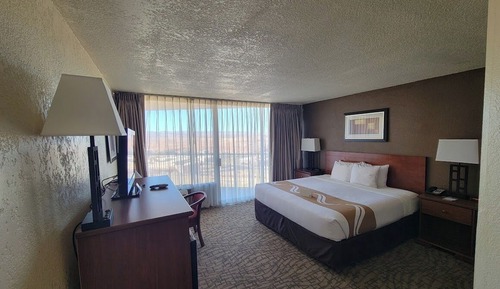 Senior Room, City View