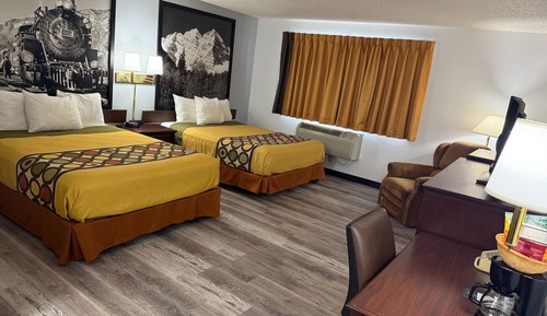 Deluxe Suite, 2 Queen Beds, Non Smoking