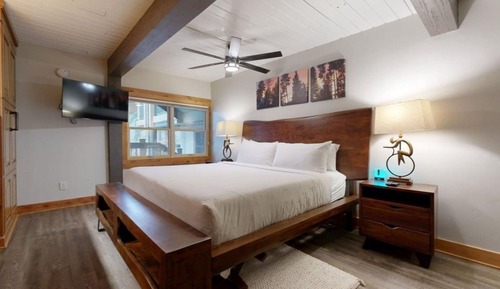 Condo, 2 Bedrooms (Summit 106)