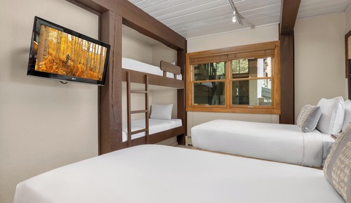 Condo, 2 Bedrooms (Slope 201)