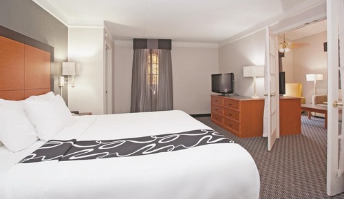 Suite, 1 King Bed, Non Smoking