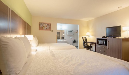 Room, 2 Queen Beds, Non Smoking