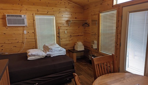 Deluxe Cabin, Pets Not Allowed