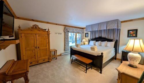 Two-Bedroom Apartment with Balcony