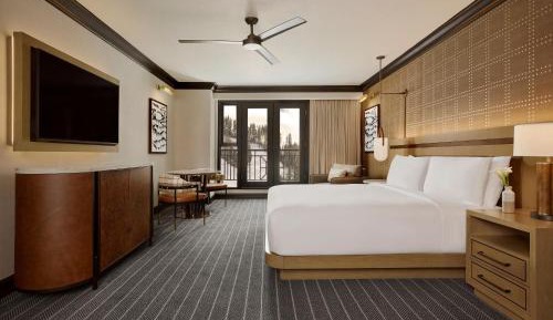 Junior King Suite with Fireplace