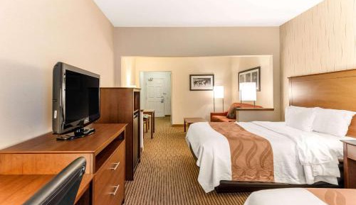 Queen Room with Two Queen Beds - Non-Smoking