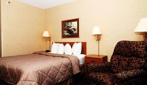 Queen Room - Non-Smoking