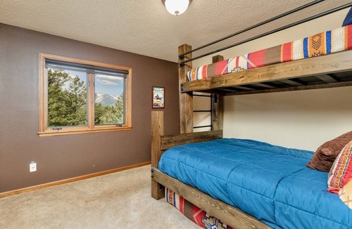 Windcliff Estates House | Alpenglow Vacation Home At Windcliff 4 Bedroom Home by RedAwning