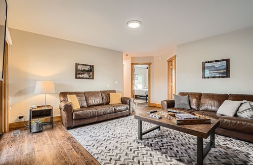 Grand Lake Cabin | Moose Ridge Cabin 5 Bedroom Cabin by RedAwning
