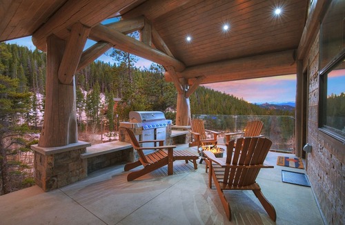Coal Creek Cabin | Skyrun 2 Bedroom Cabin by RedAwning