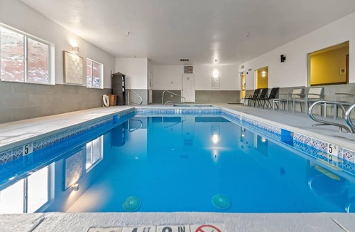 Salina Hotel | Quality Inn & Suites Salina National Forest Area