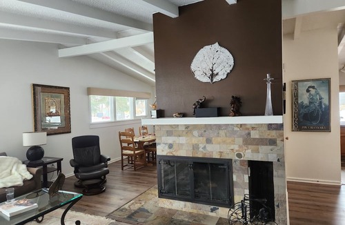 West End House | Aspen West End - Quiet Neighborhood 3 Bedroom Home by RedAwning